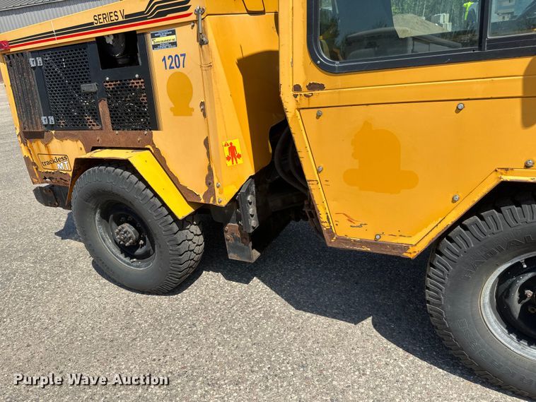 image for item EB2554 Trackless MT5T municipal tractor 