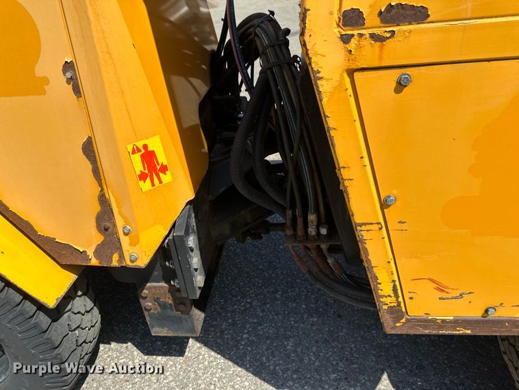 image for item EB2554 Trackless MT5T municipal tractor 