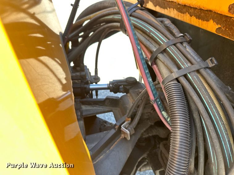 image for item EB2554 Trackless MT5T municipal tractor 