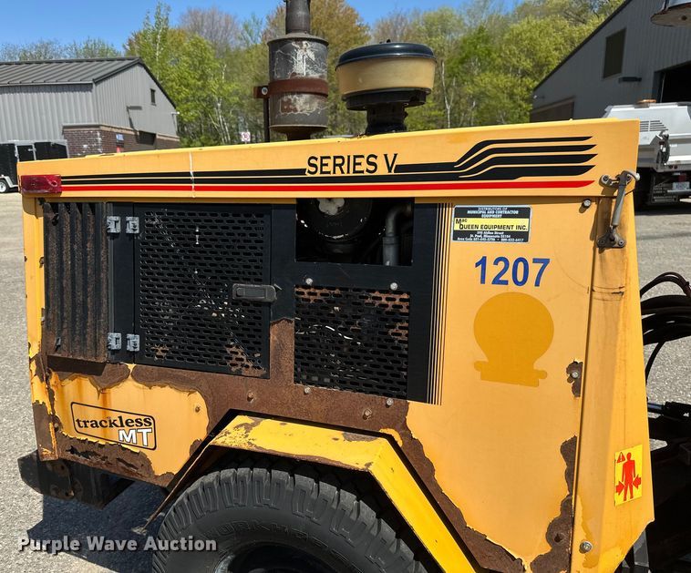 image for item EB2554 Trackless MT5T municipal tractor 