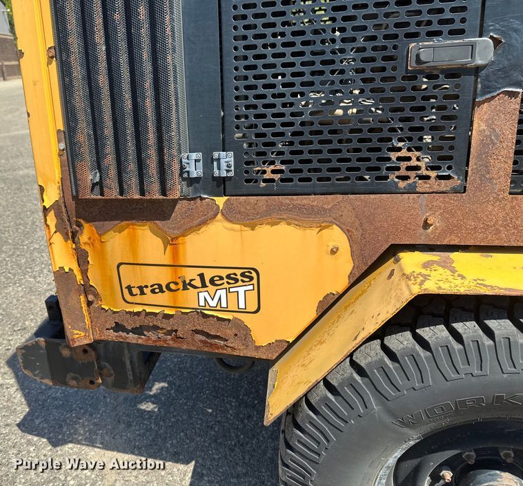 image for item EB2554 Trackless MT5T municipal tractor 