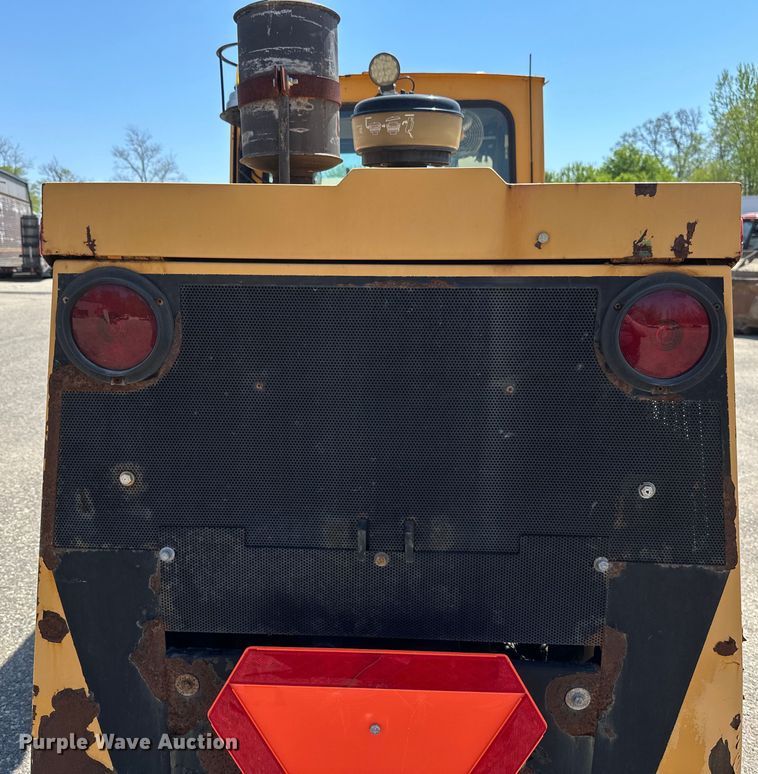 image for item EB2554 Trackless MT5T municipal tractor 