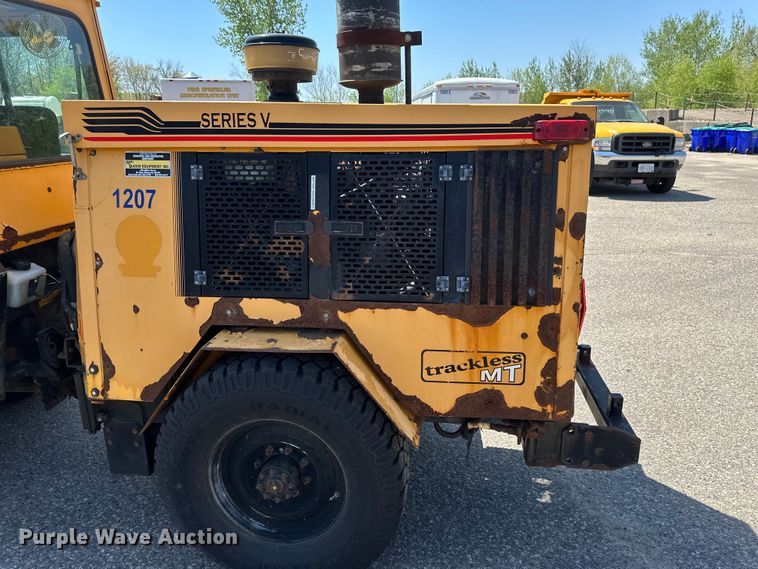 image for item EB2554 Trackless MT5T municipal tractor 