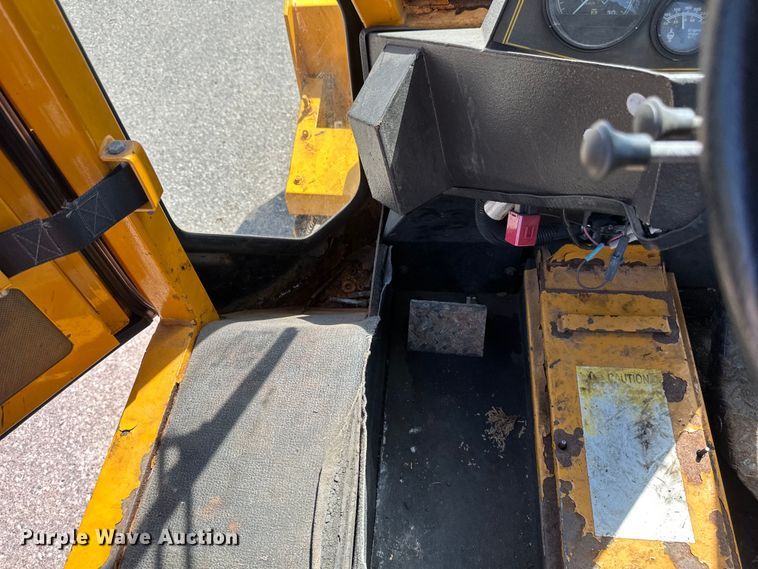 image for item EB2554 Trackless MT5T municipal tractor 