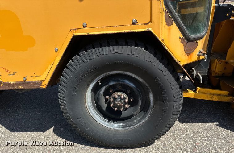 image for item EB2554 Trackless MT5T municipal tractor 