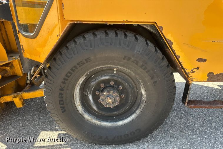 image for item EB2554 Trackless MT5T municipal tractor 