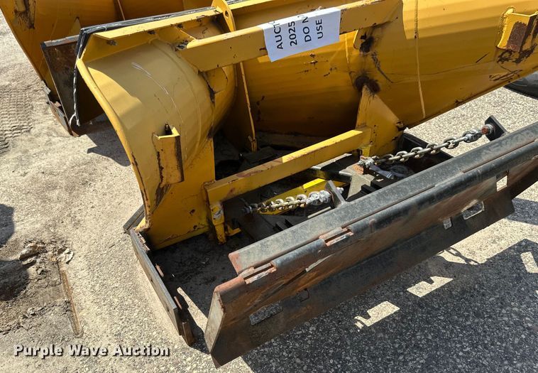 image for item EB2554 Trackless MT5T municipal tractor 