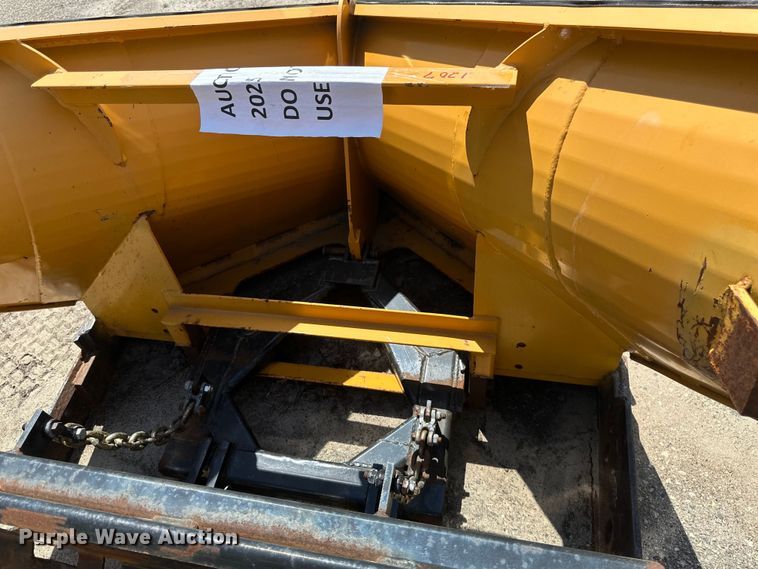 image for item EB2554 Trackless MT5T municipal tractor 