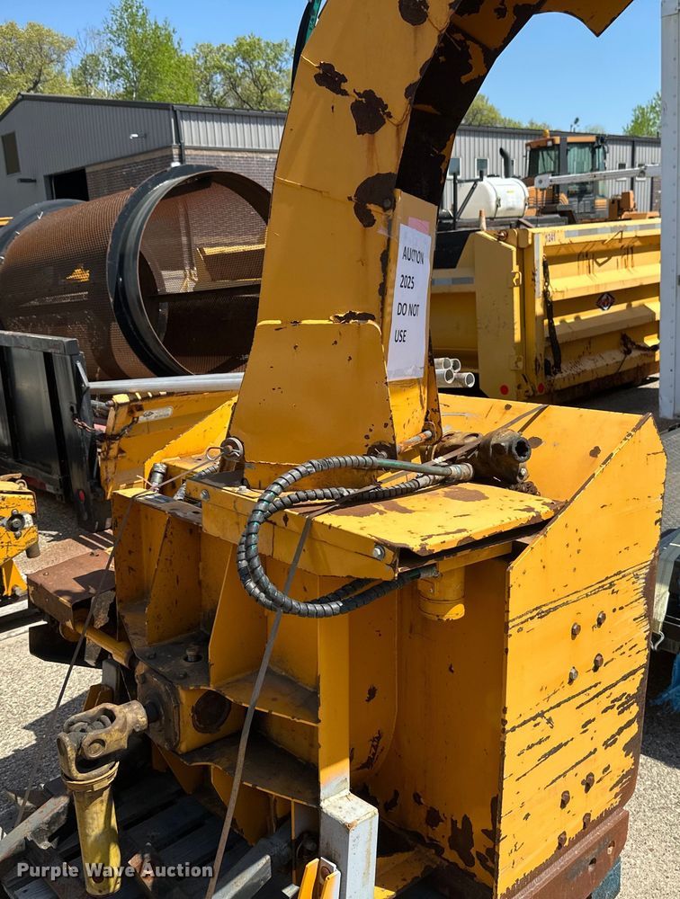 image for item EB2554 Trackless MT5T municipal tractor 