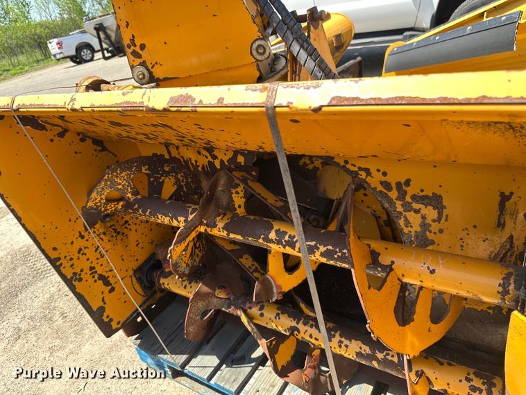 image for item EB2554 Trackless MT5T municipal tractor 