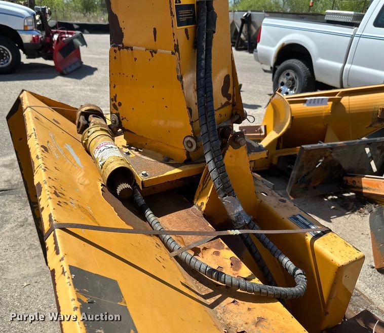 image for item EB2554 Trackless MT5T municipal tractor 