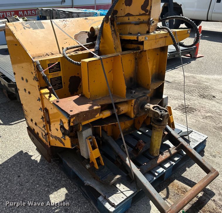 image for item EB2554 Trackless MT5T municipal tractor 