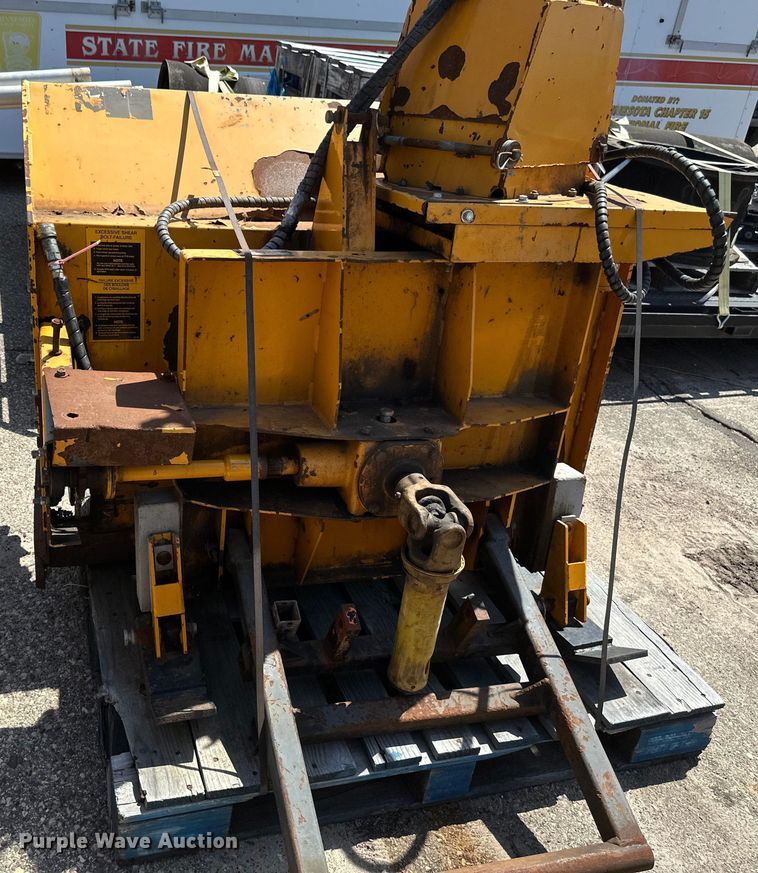 image for item EB2554 Trackless MT5T municipal tractor 