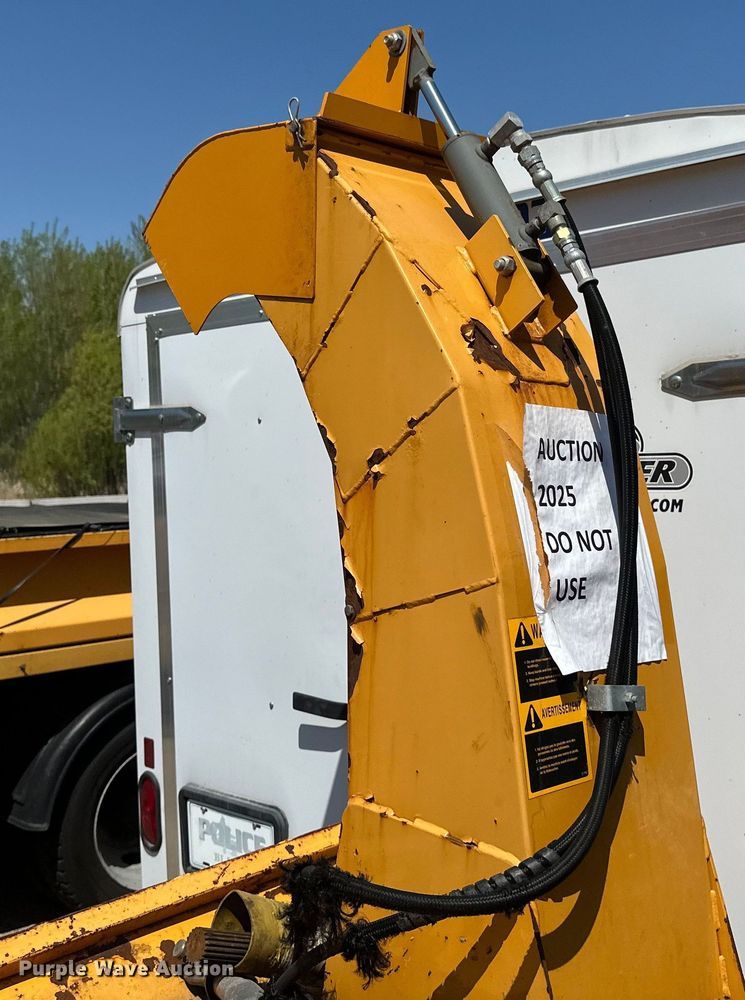 image for item EB2554 Trackless MT5T municipal tractor 