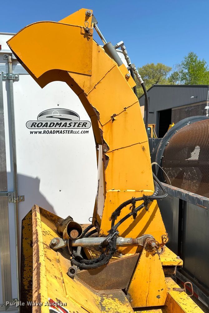 image for item EB2554 Trackless MT5T municipal tractor 