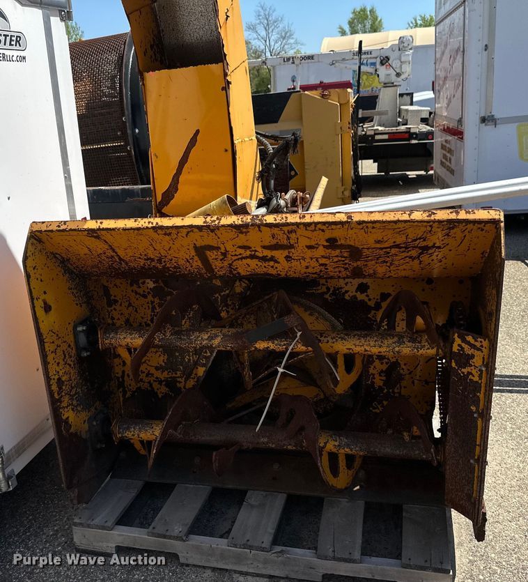 image for item EB2554 Trackless MT5T municipal tractor 