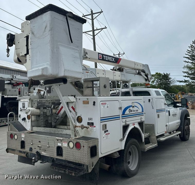 image for item EB2573 2013 Ford F550 Super Duty XLT Supercab bucket truck