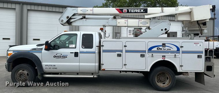 image for item EB2573 2013 Ford F550 Super Duty XLT Supercab bucket truck