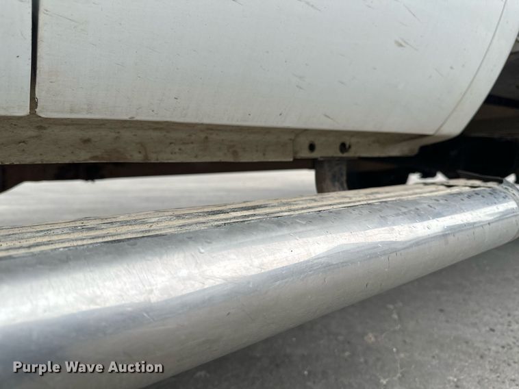 image for item EB2573 2013 Ford F550 Super Duty XLT Supercab bucket truck