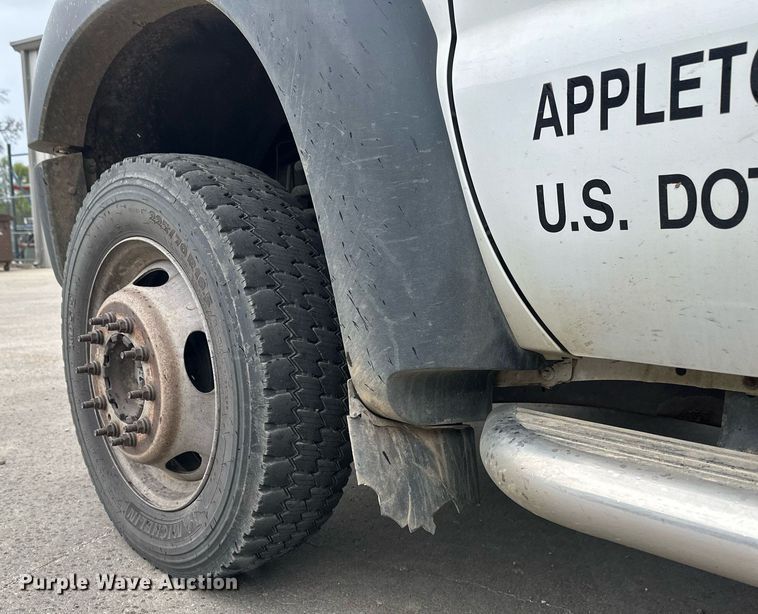 image for item EB2573 2013 Ford F550 Super Duty XLT Supercab bucket truck