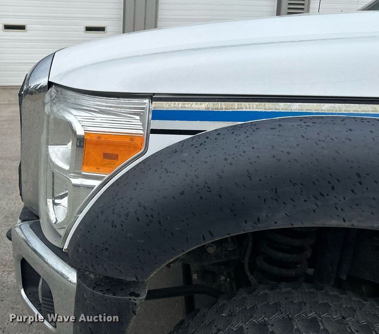 image for item EB2573 2013 Ford F550 Super Duty XLT Supercab bucket truck