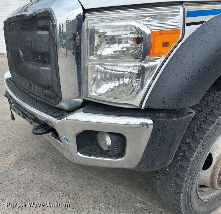 image for item EB2573 2013 Ford F550 Super Duty XLT Supercab bucket truck