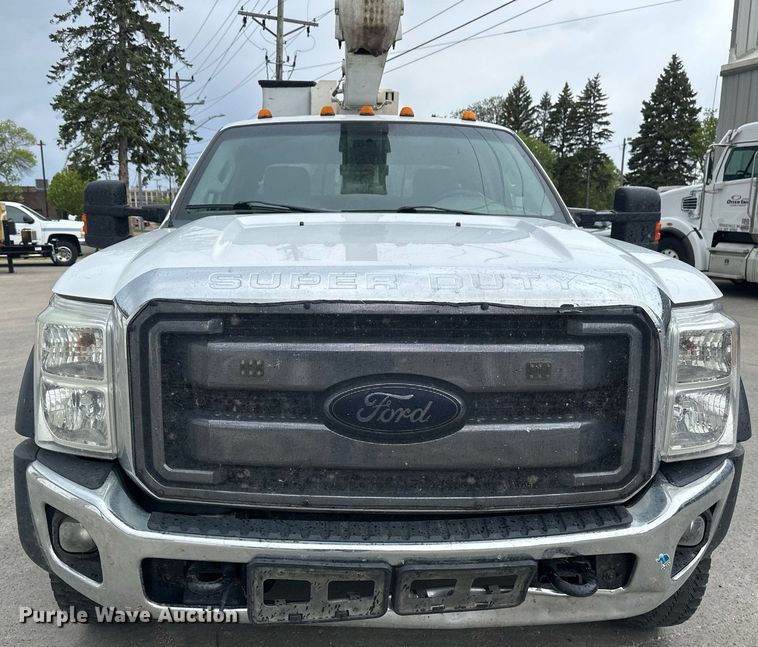 image for item EB2573 2013 Ford F550 Super Duty XLT Supercab bucket truck