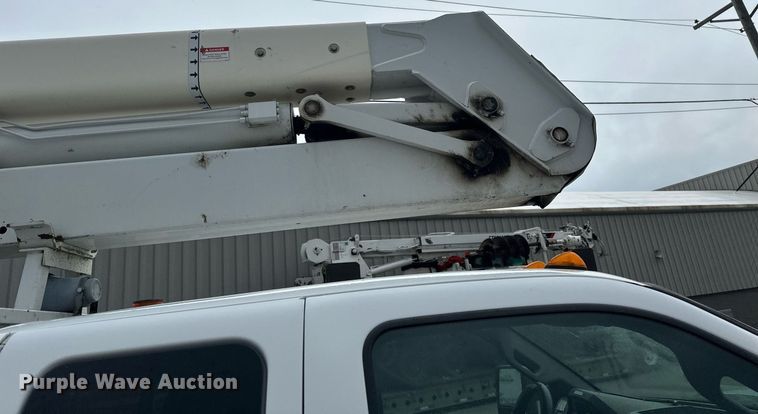 image for item EB2573 2013 Ford F550 Super Duty XLT Supercab bucket truck
