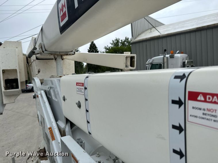 image for item EB2573 2013 Ford F550 Super Duty XLT Supercab bucket truck