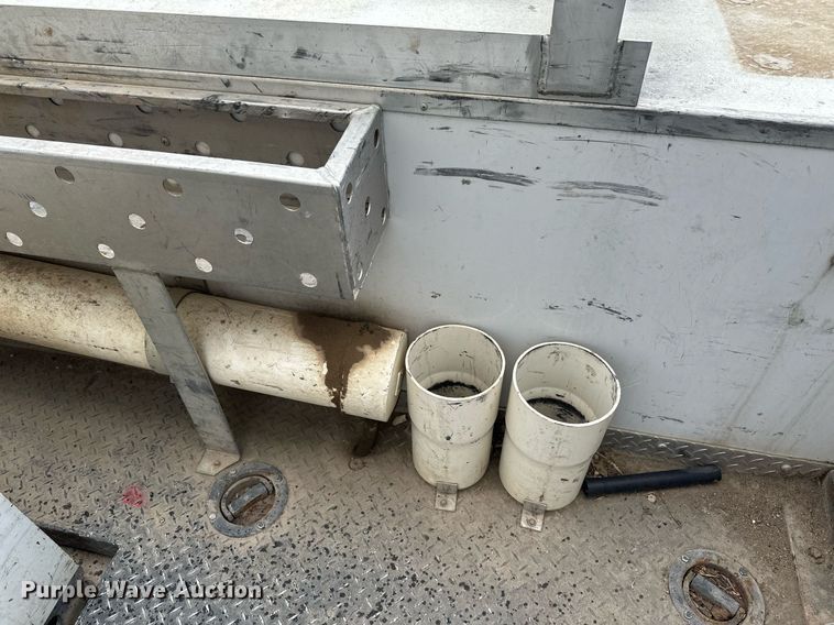 image for item EB2573 2013 Ford F550 Super Duty XLT Supercab bucket truck