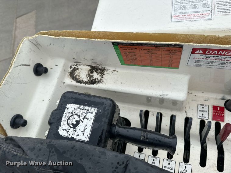 image for item EB2573 2013 Ford F550 Super Duty XLT Supercab bucket truck