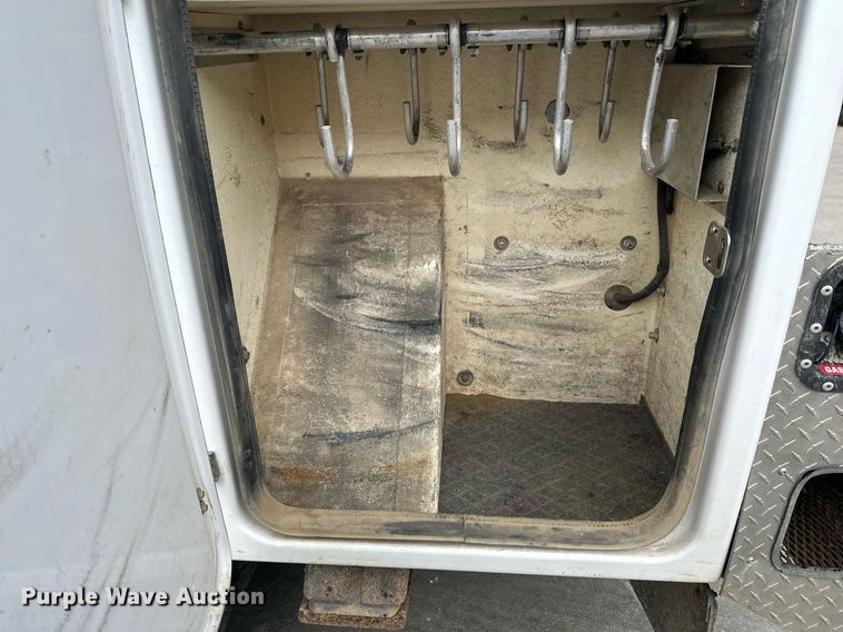 image for item EB2573 2013 Ford F550 Super Duty XLT Supercab bucket truck