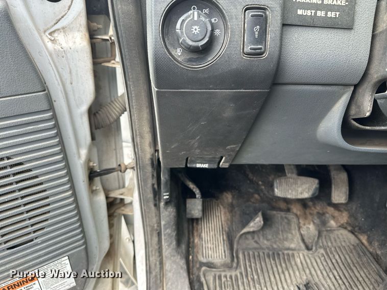 image for item EB2573 2013 Ford F550 Super Duty XLT Supercab bucket truck