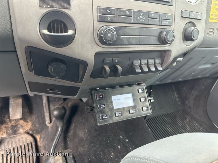 image for item EB2573 2013 Ford F550 Super Duty XLT Supercab bucket truck