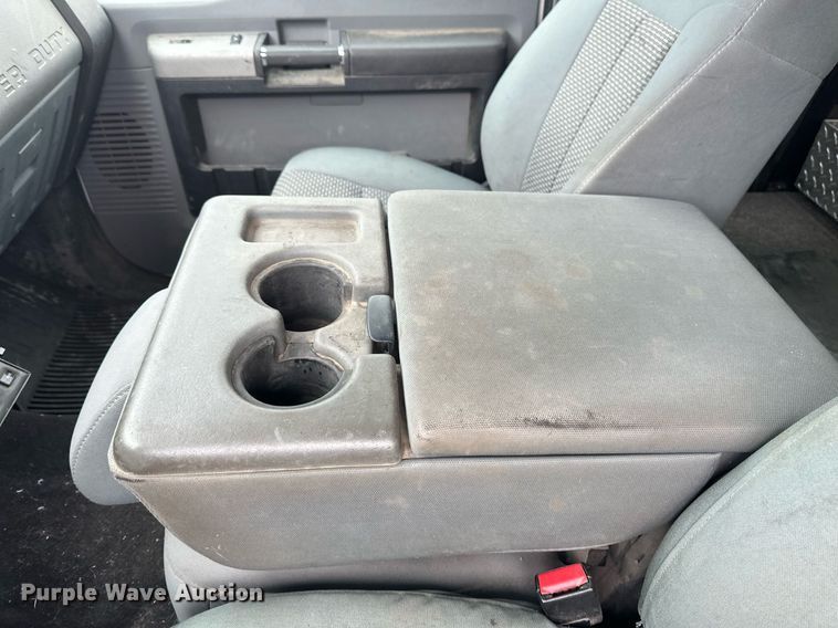 image for item EB2573 2013 Ford F550 Super Duty XLT Supercab bucket truck