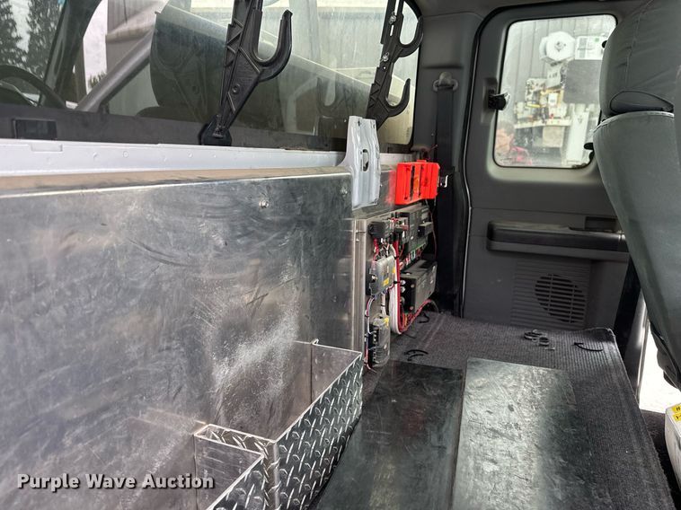 image for item EB2573 2013 Ford F550 Super Duty XLT Supercab bucket truck