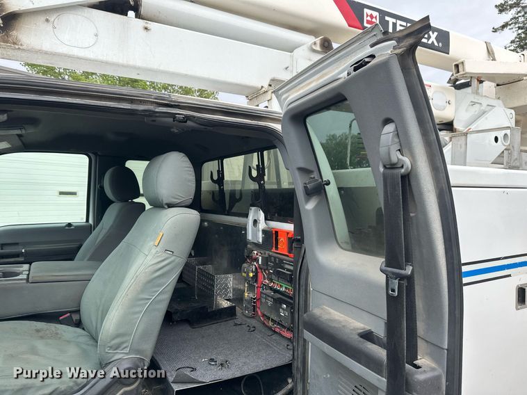 image for item EB2573 2013 Ford F550 Super Duty XLT Supercab bucket truck