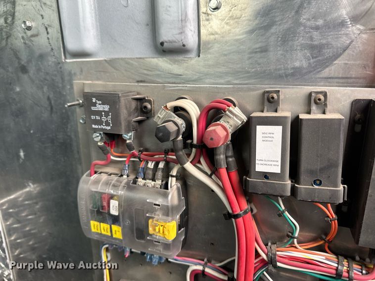 image for item EB2573 2013 Ford F550 Super Duty XLT Supercab bucket truck