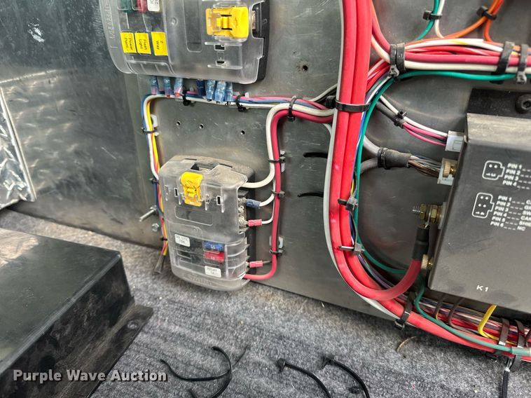 image for item EB2573 2013 Ford F550 Super Duty XLT Supercab bucket truck