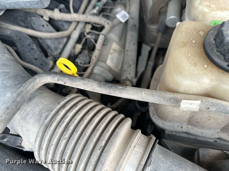 image for item EB2573 2013 Ford F550 Super Duty XLT Supercab bucket truck