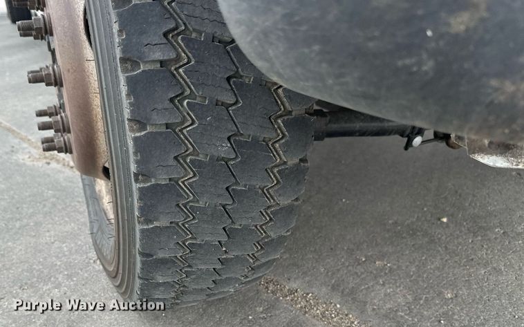 image for item EB2573 2013 Ford F550 Super Duty XLT Supercab bucket truck