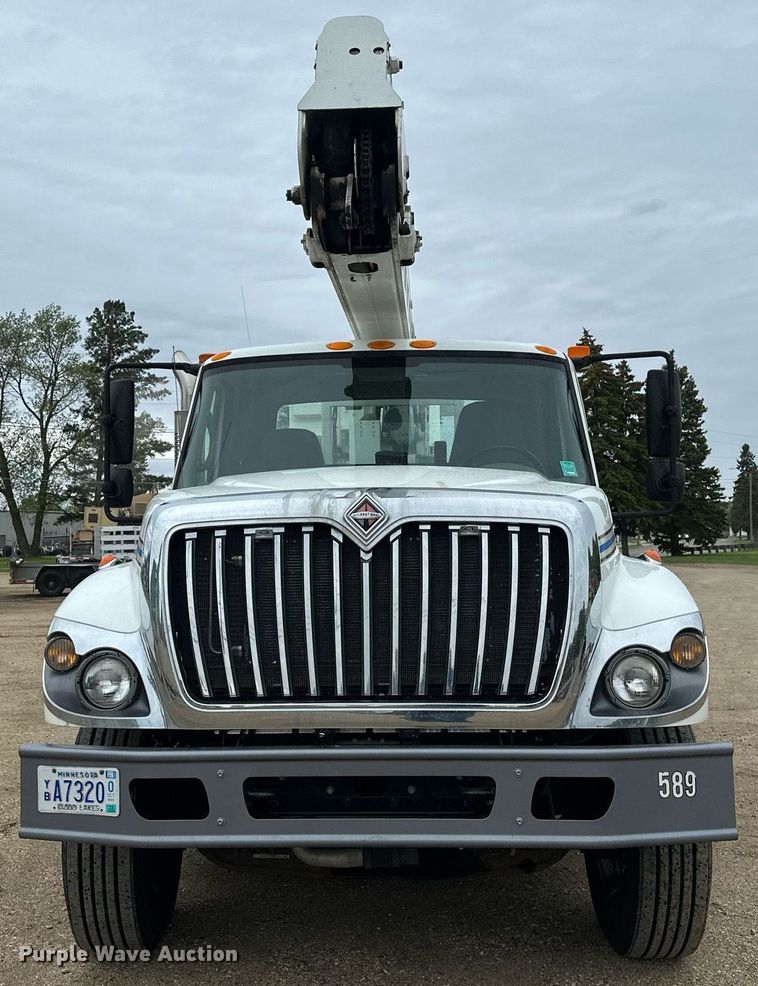 image for item EB2574 2009 International WorkStar 7400 bucket truck