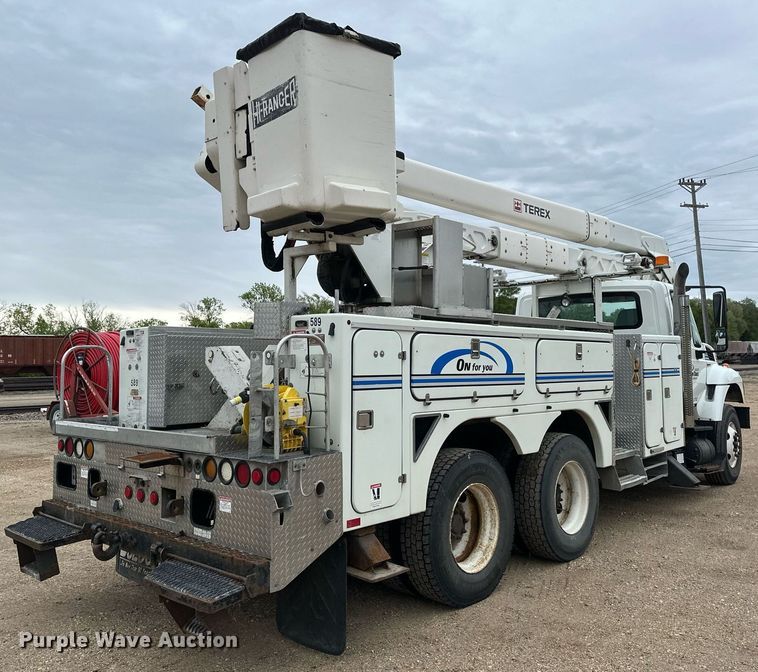 image for item EB2574 2009 International WorkStar 7400 bucket truck