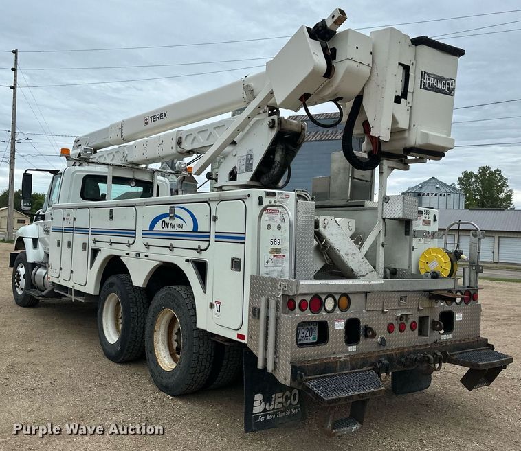 image for item EB2574 2009 International WorkStar 7400 bucket truck
