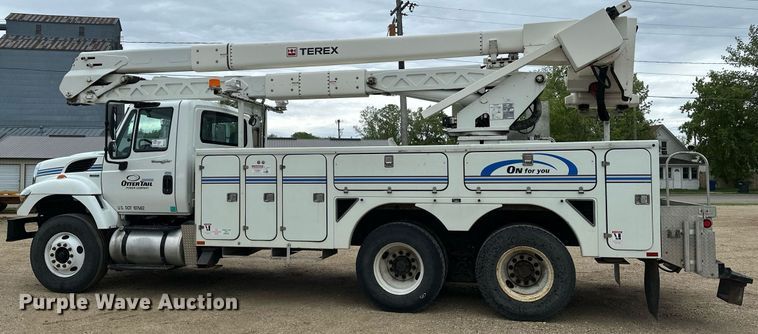 image for item EB2574 2009 International WorkStar 7400 bucket truck