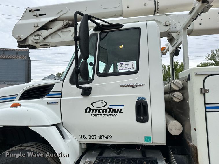 image for item EB2574 2009 International WorkStar 7400 bucket truck