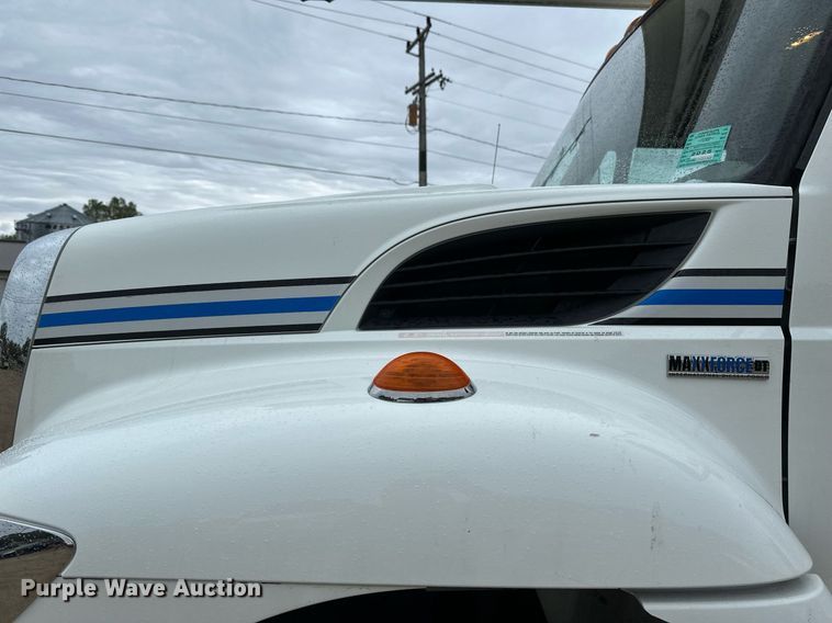 image for item EB2574 2009 International WorkStar 7400 bucket truck