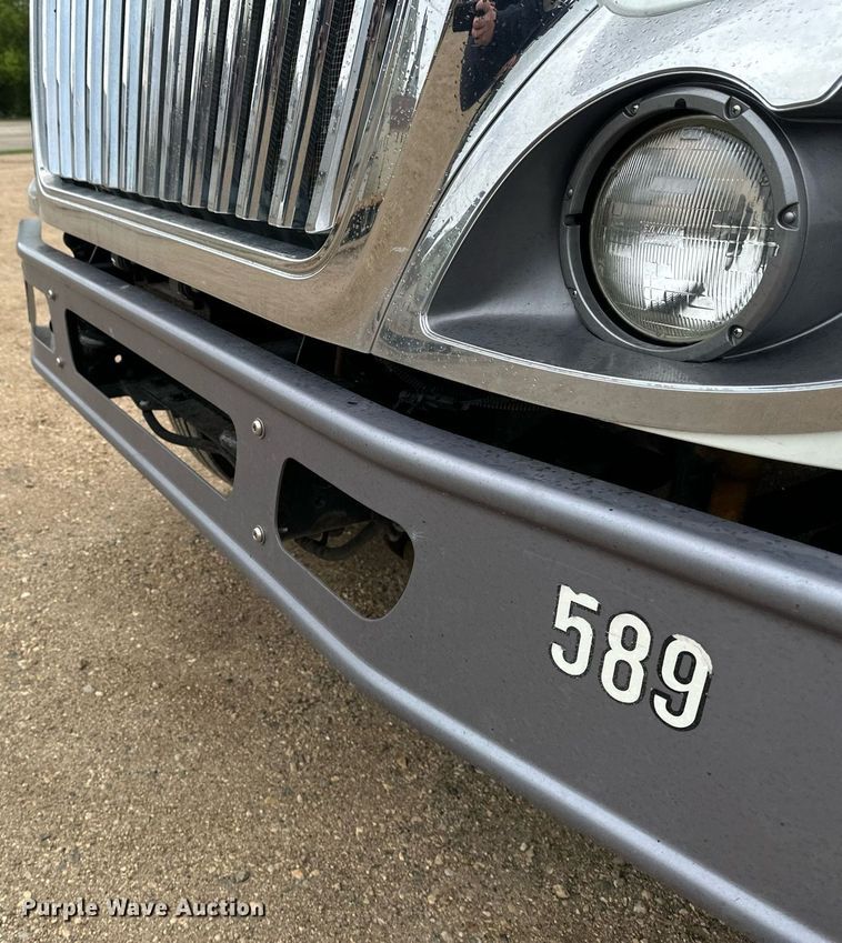 image for item EB2574 2009 International WorkStar 7400 bucket truck