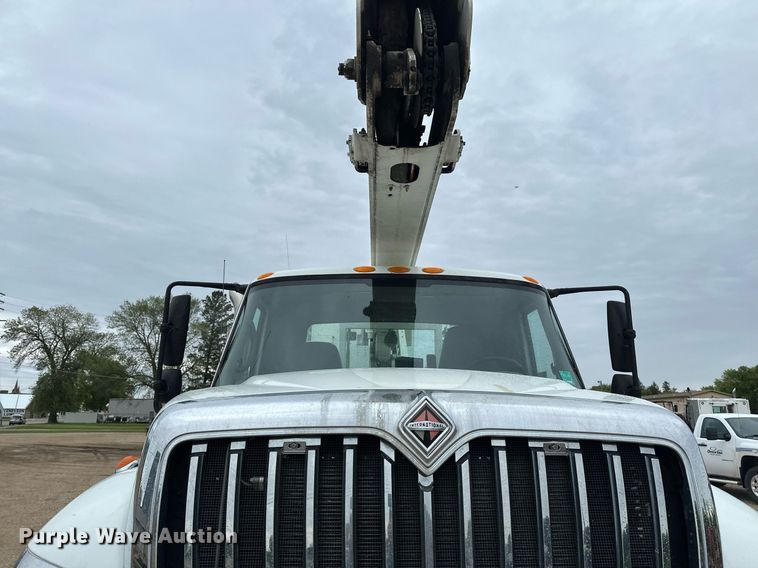image for item EB2574 2009 International WorkStar 7400 bucket truck