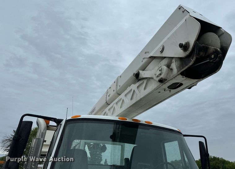 image for item EB2574 2009 International WorkStar 7400 bucket truck